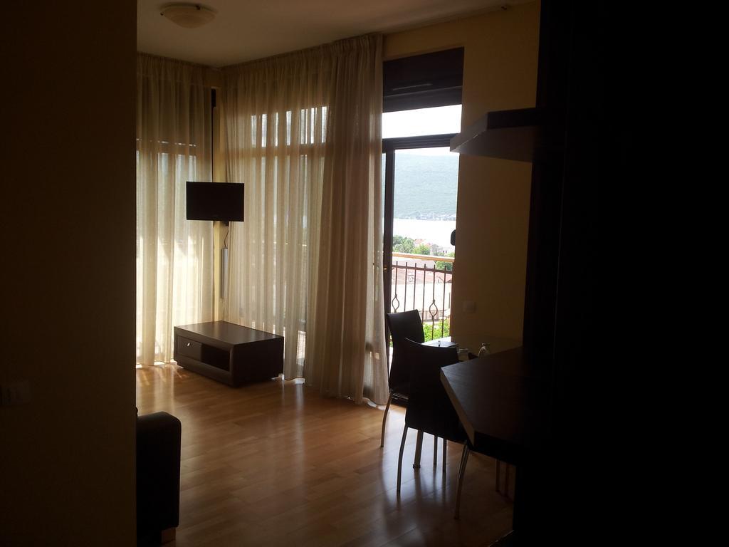 Apartments Ploski Herceg Novi Bagian luar foto